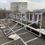 Установка вывесок на крыше зданий в Москве